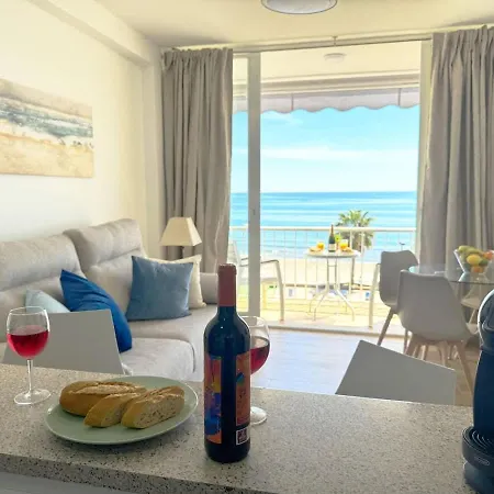 Beachfront 1-bed With Stunning Views Apartamento Fuengirola
