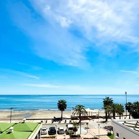 Apartamento Beachfront 1-bed With Stunning Views Fuengirola